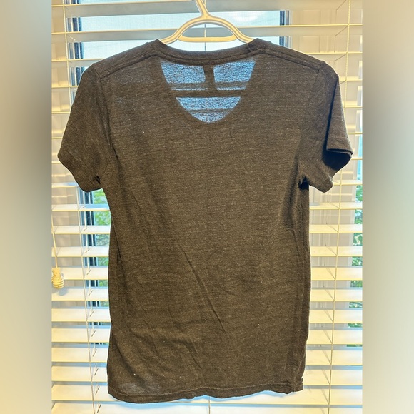 Hardpressed “The Land of Living Skies” Tee, Women’s size M - Picture 2 of 2